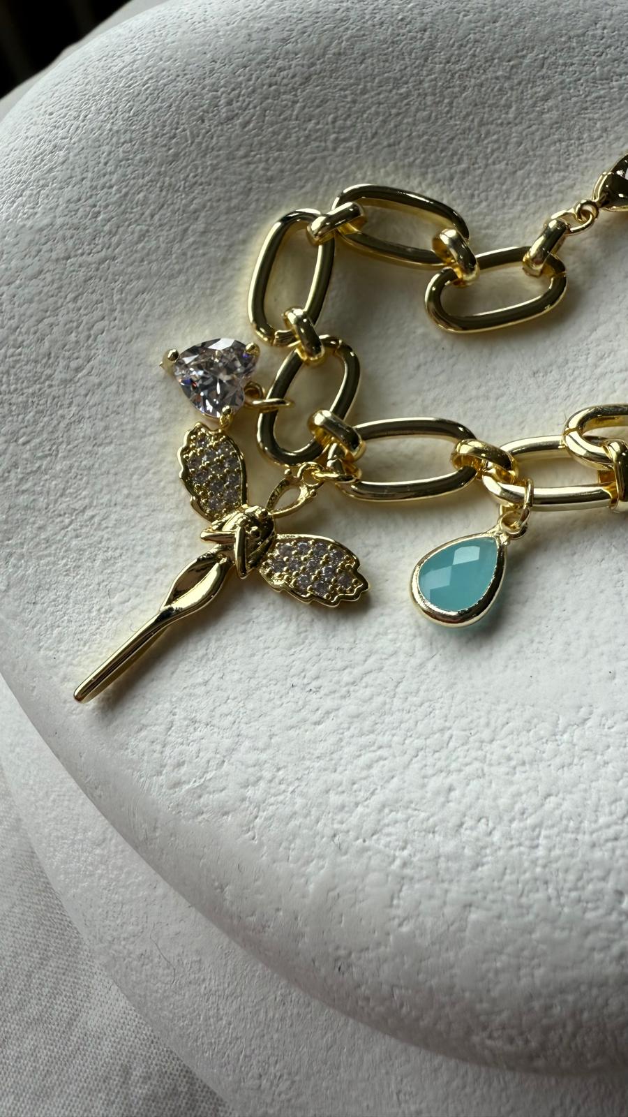 Altın Renk Charm Detaylı Melek Figürlü - Bileklik