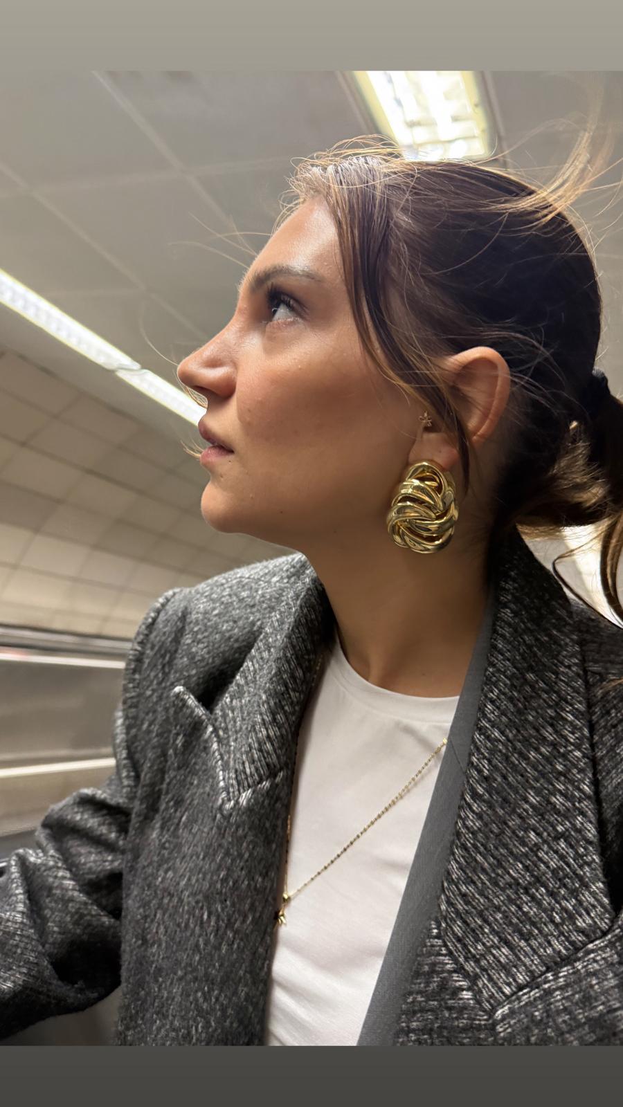 Gold Örgü Formlu Marka Model Küpe
