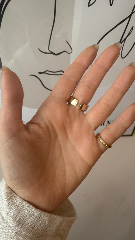 Modern Taşlı Gold Yüzük