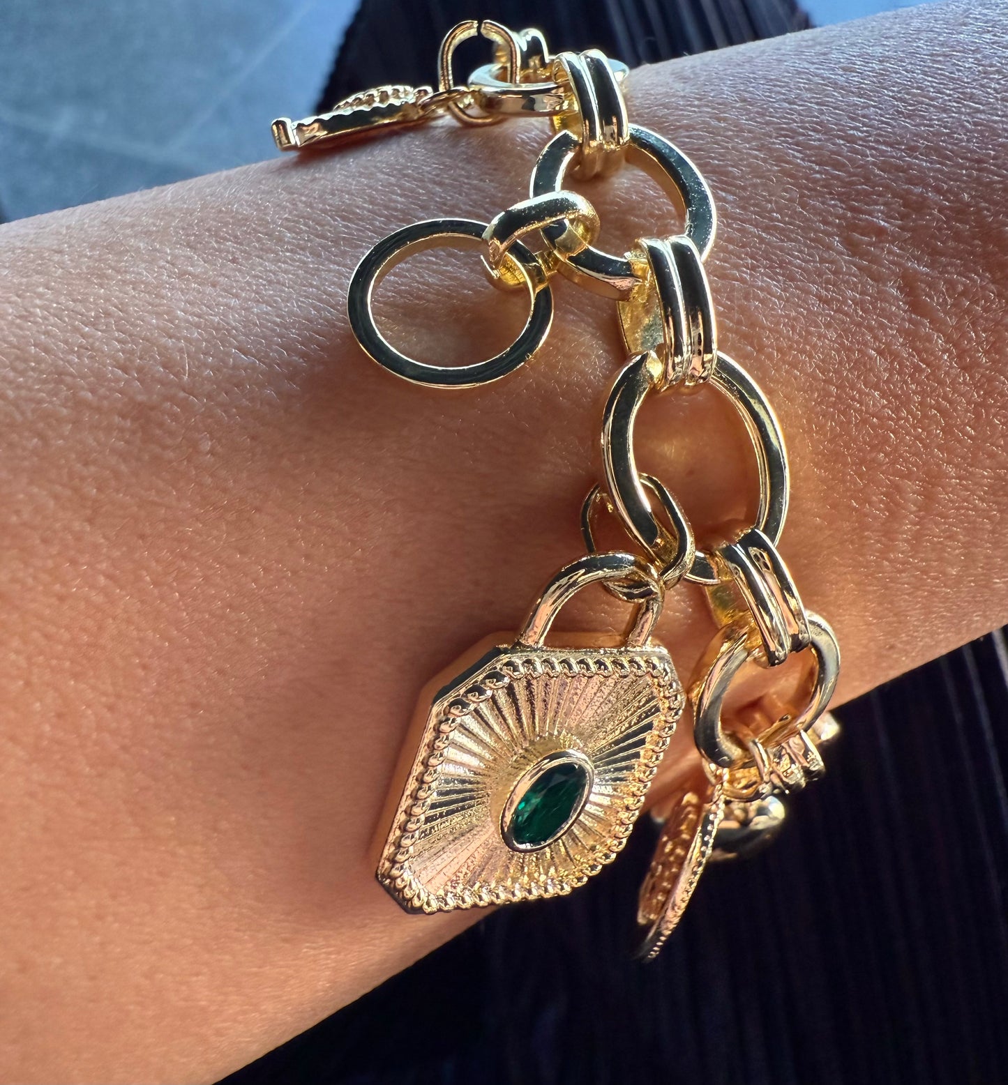 Çok Figürlü Gold Charm Bileklik