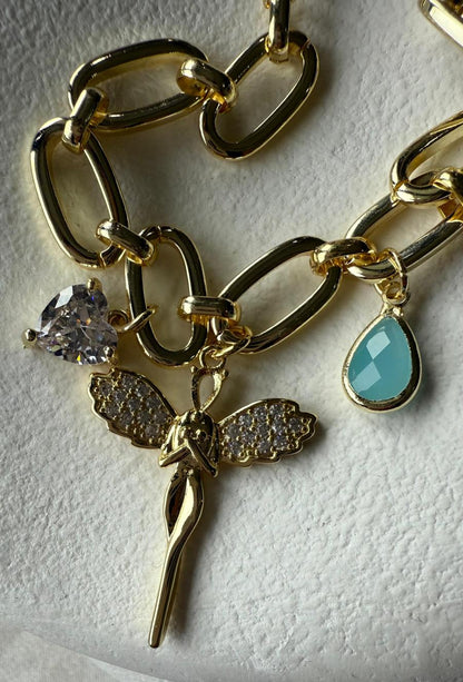 Altın Renk Charm Detaylı Melek Figürlü - Bileklik