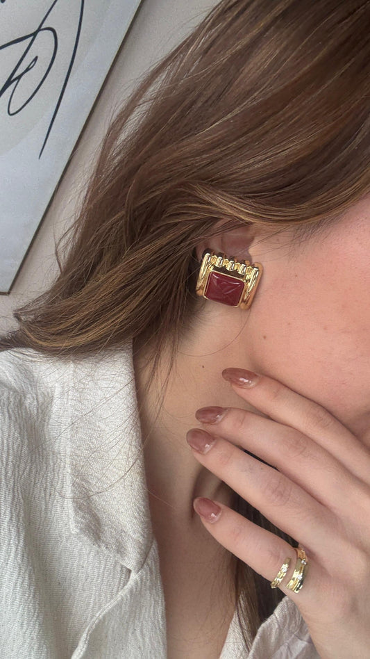 Ruby Frame Marka Model Küpe