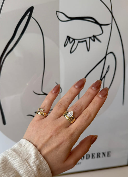 Modern Taşlı Gold Yüzük